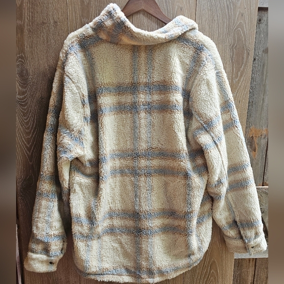 Dylan XL Cream and Blue Sherpa Jacket - Picture 3 of 4